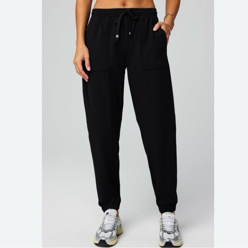 Fabletics The One Jogger In Black Size Small
